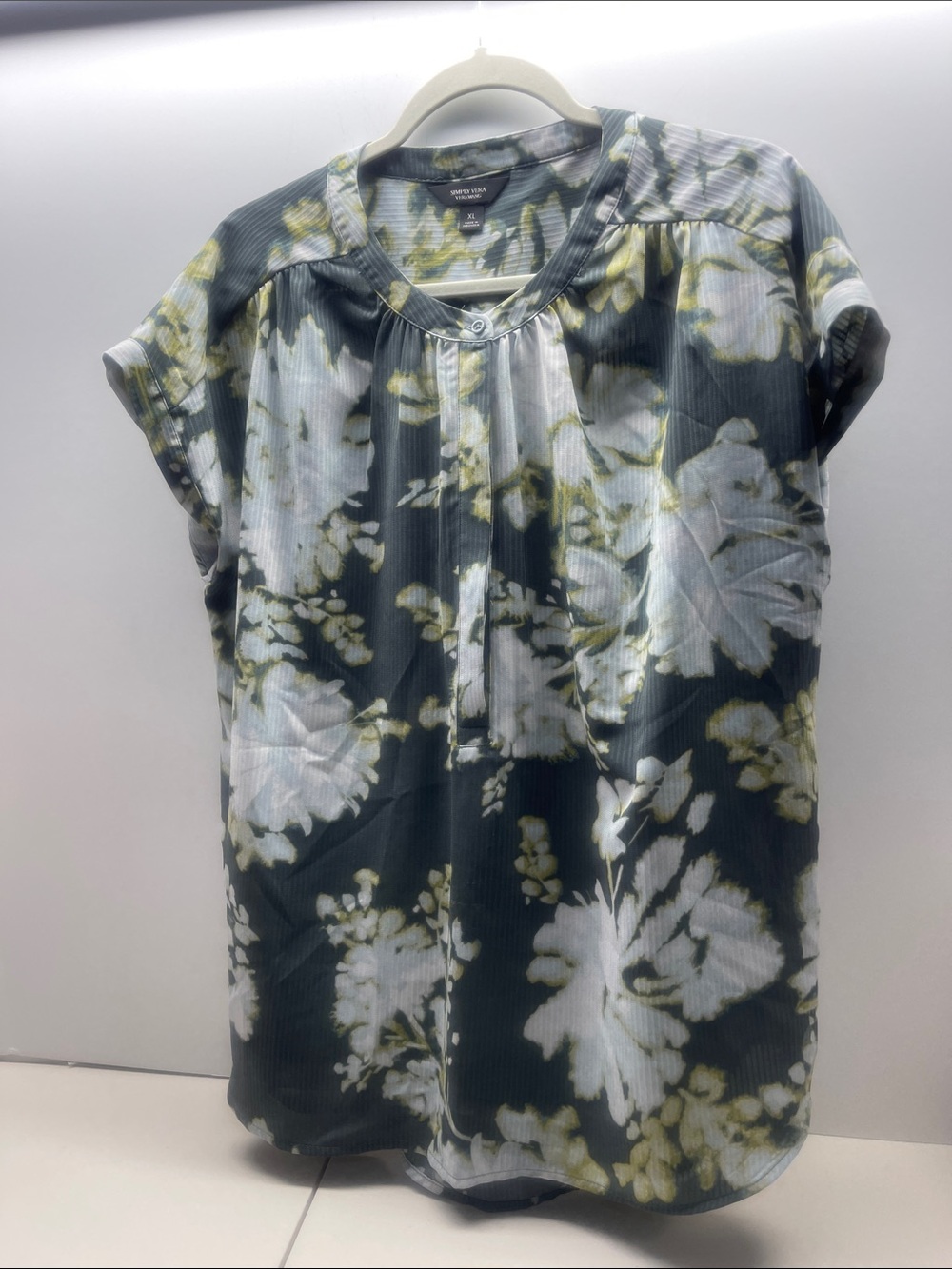 Simply Vera Vera Wang Olive, White & Yellow Floral Short Sleeve Top - Picture 4 of 5